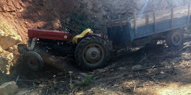 Kütahya'da devrilen traktörün altında kalan sürücü hayatını kaybetti