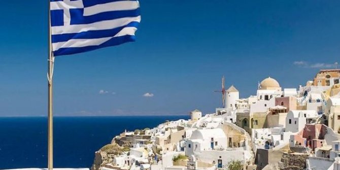 Yunanistan ekonomisinin 2020'de yüzde 8,2 küçülmesi bekleniyor
