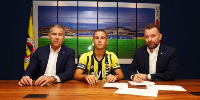 Fenerbahçe Yunan futbolcu Dimitris Pelkas'ı transfer etti