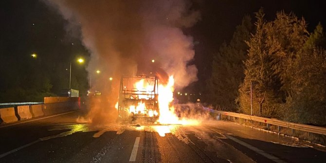 Facia ucuza atlatıldı! Adana'da yolcu otobüsünde yangın