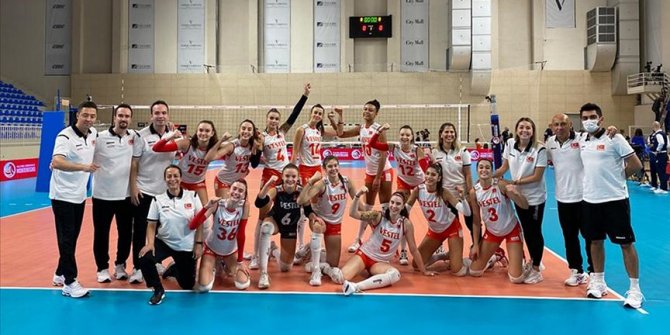 Türkiye 17 Yaş Altı Kızlar Avrupa Voleybol Şampiyonası'nda finale yükseldi