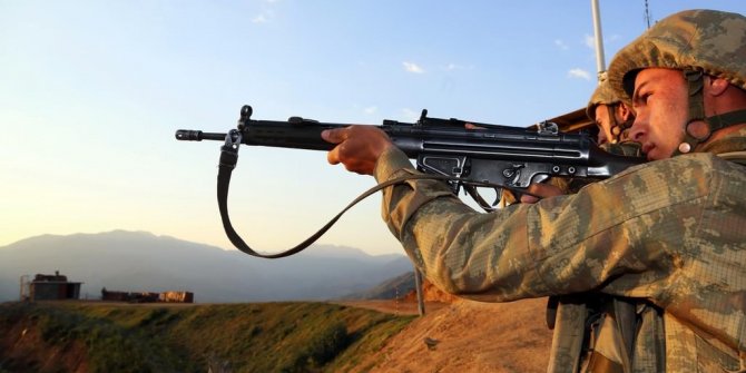 2 PKK'lı havadan vuruldu
