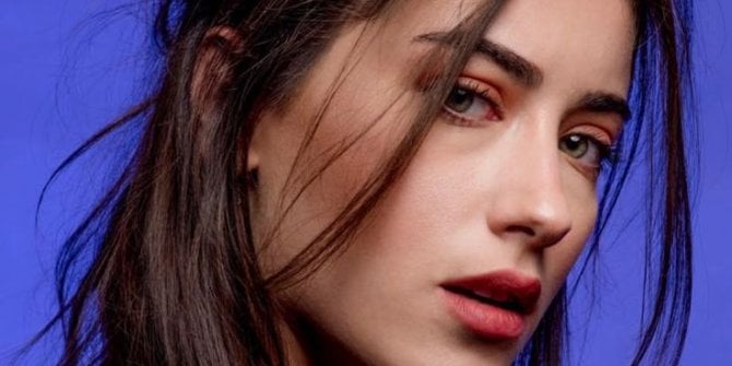 Hazal Kaya kimdir?