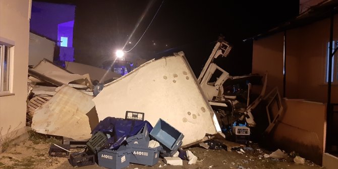 Kastamonu'da evin duvarını yıkan kamyonun şoförü öldü