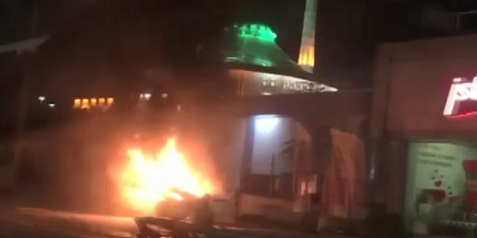 Bursa'da 'makas' atma terörü yangınla sonuçlandı. O anlar saniye saniye görüntülendi