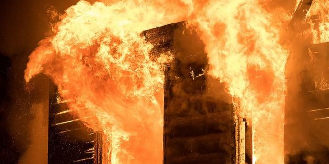 Sakarya'da feci yangın: 2 çocuk hayatını kaybetti