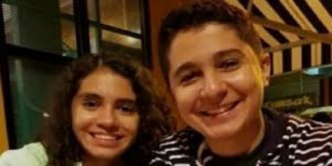 Enkaz altında kalan ikizler için sosyal medyada çağrı