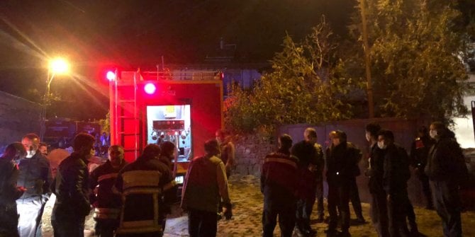 Kayseri'deki yangında çatı çöktü. 1 kişi öldü