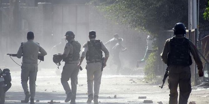Hindistan'da güvenlik güçleri ile direnişçiler arasında çatışma: 7 ölü