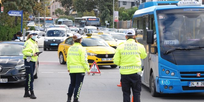 İstanbul'da toplu taşımada korona denetimi yapıldı