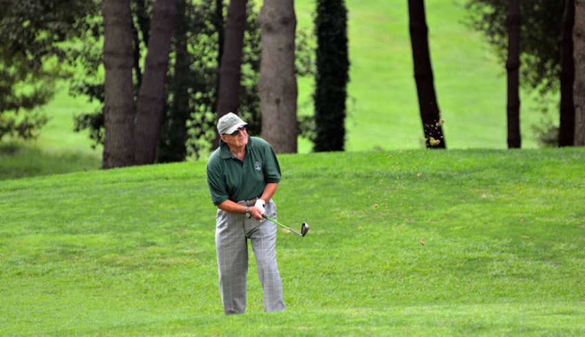 90 Yaşında koronayı yenen Rahmi Koç golf sahasına indi