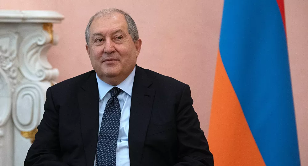 Ermenistan'da Cumhurbaşkanı kritik istifayı onayladı