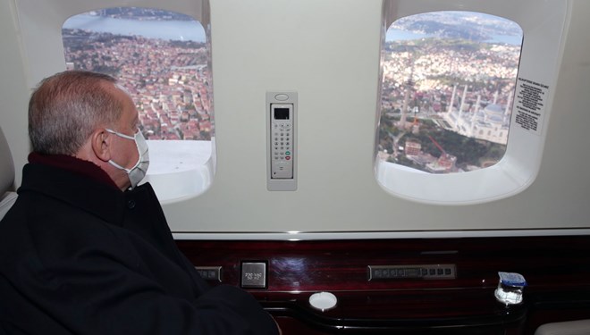 Erdoğan, Çamlıca tepesindeki çalışmaları havadan inceledi