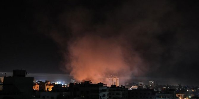 İsrail ordusundan yine Gazze'ye hava saldırısı