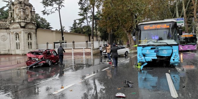 Dolmabahçe'de otomobil ile otobüs çarpıştı