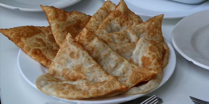 MasterChef Türkiye’de yapılan Çiğ börek nasıl yapılır. Çiğ Börek tarifi, malzemeleri. Çiğ börek yapımının püf noktası nelerdir?