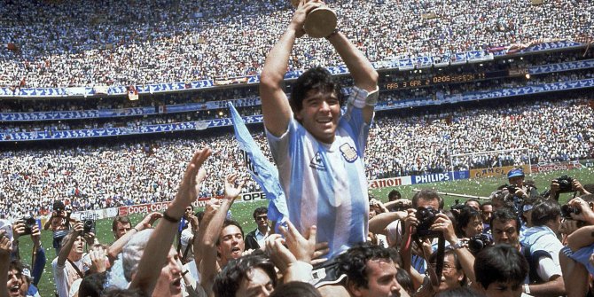 UEFA açıkladı. Maradona için saygı duruşu yapılacak