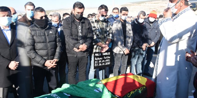 İzmir'de yaşam savaşını kaybeden futbolcu son yolculuğuna uğurlandı