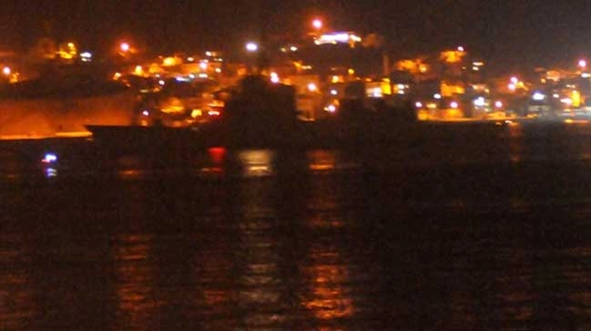 Yoğun sis nedeniyle Çanakkale Boğazı gemilerin geçişlerine kapatıldı