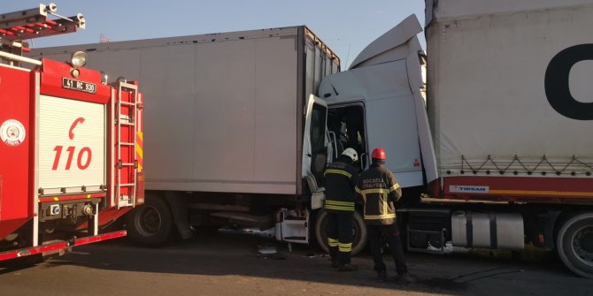 Anadolu Otoyolu'nda kaza. İstanbul yönü ulaşıma kapandı