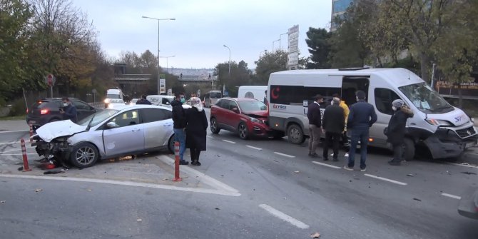 Beyoğlu'nda zincirleme kaza: 4 yaralı