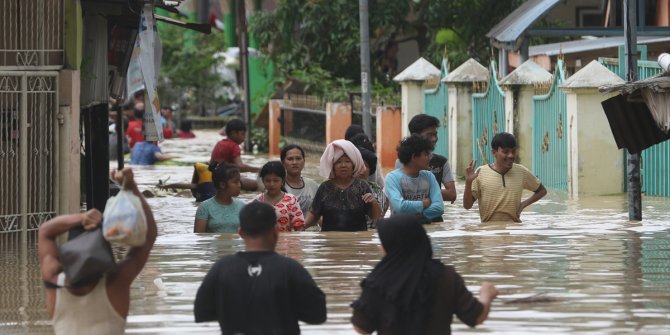 Endonezya'daki sel felaketinde can kaybı 6'ya çıktı