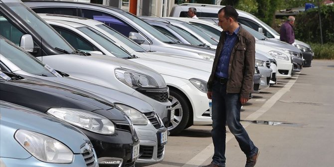 İkinci el online oto pazarında satılık araç sayısı artarken, alıcı sayısı azaldı