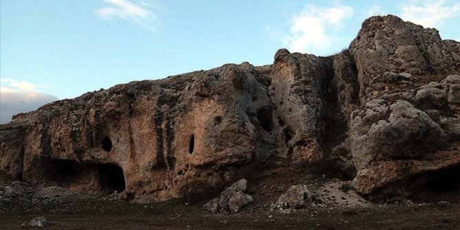 Türklerin 1071’den önce Anadolu’ya geldiğini ispat eden yapı: Cunni Mağarası