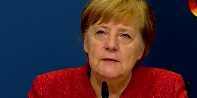 Merkel'den Şahin ve Türeci'ye övgü