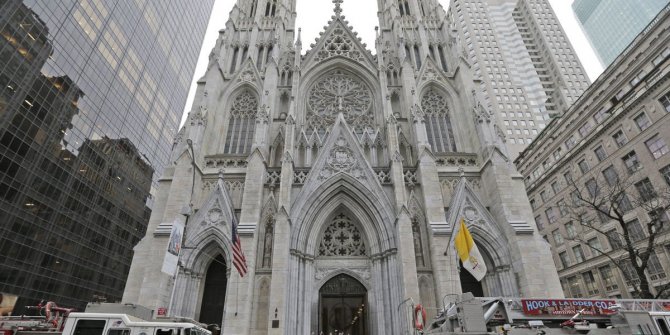New York'ta katedralde silahlı saldırı
