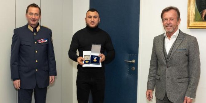 Avusturya'dan Türk gençlere şeref madalyası