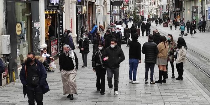 İstanbul'da meydanlar turistlere kaldı