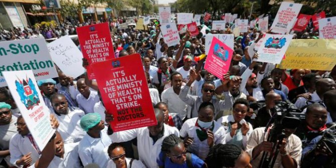 Kenya'da doktorlardan korona virüs protestosu