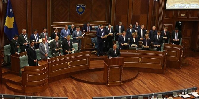 Kosova'da 6 ay önce kurulan hükümet düştü. Bir yılda ikinci kriz