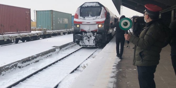 Çin'e giden ikinci ihracat treni Kars'a ulaştı