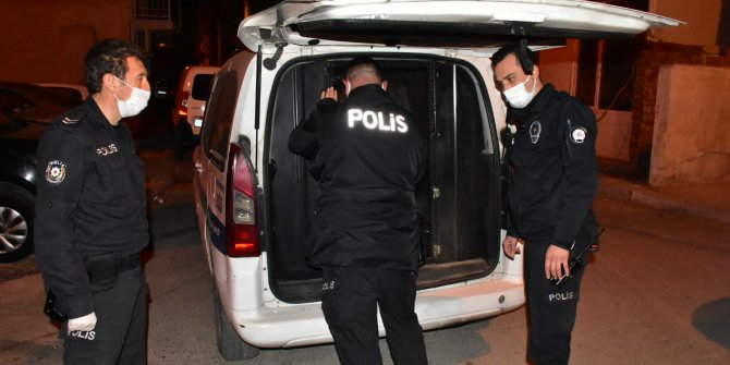 İzmir polisini alarma geçiren olay.  Polisin şehit edilmesinde yakalama kararı olan zanlı kaçtı