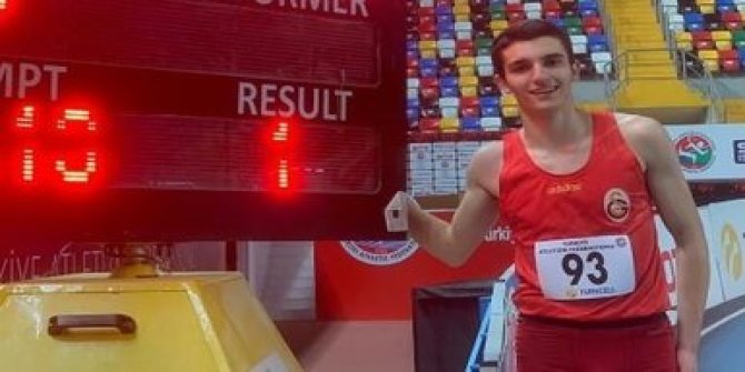 Milli atlet Ali Eren Ünlü Türkiye rekorunu kırdı. İşte o atlayışın görüntüleri