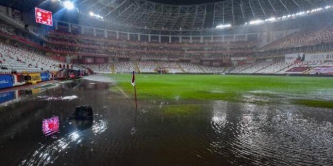 Antalyaspor - Hatayspor maçı ertelendi