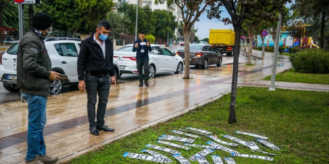 Antalya'da şiddetli yağışlar bir parkı plaka pazarına döndürdü