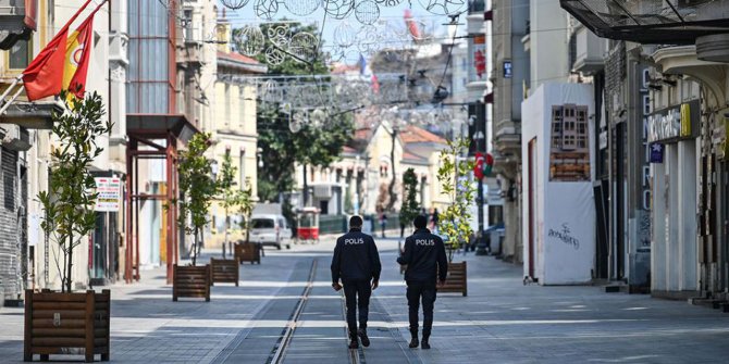 Tüm Türkiye'de sokağa çıkma yasağı başladı