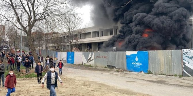 İBB'ye ait kültür merkezi inşaatında yangın