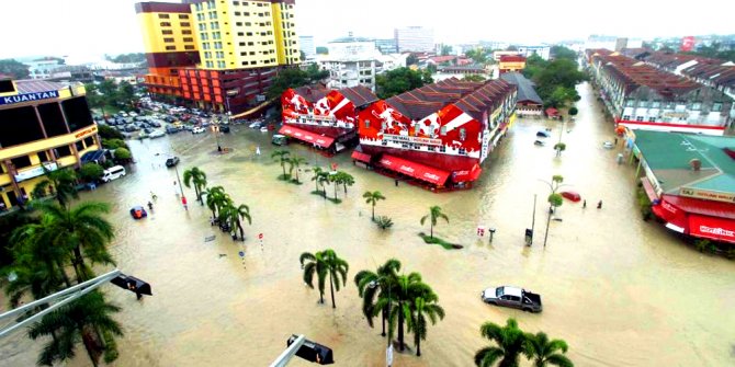 Muson yağmurları 20 bin kişiyi yerinden etti