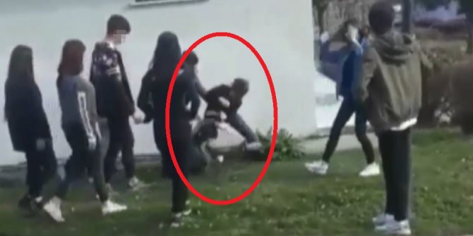Bursa'da genç kızların erkek kavgası. Üç kız başka bir kızı evire çevire dövdü