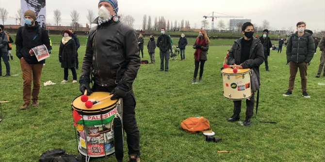 Hollanda'da ırkçılığa protesto