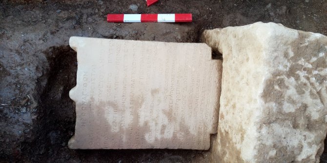 Muğla’da Roma Dönemi’ne ait mezar taşı bulundu