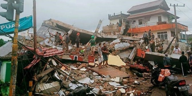 Endonezya’daki depremde ölenlerin sayısı 46’ya yükseldi
