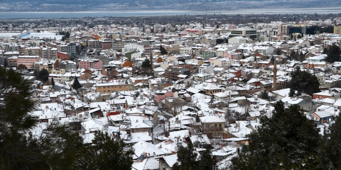 Burdur'da kar yağışı etkili oldu