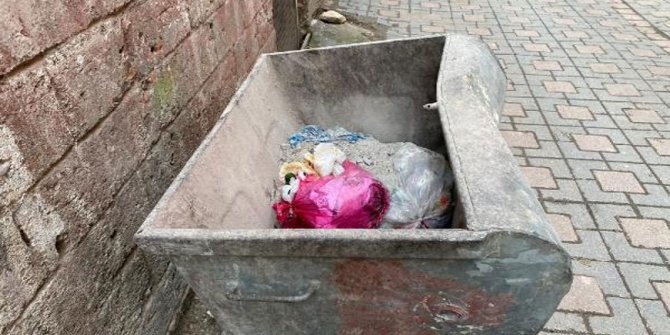 Diyarbakır'da vicdansızlık. Çöp konteynerinde yeni doğmuş bebek bulundu