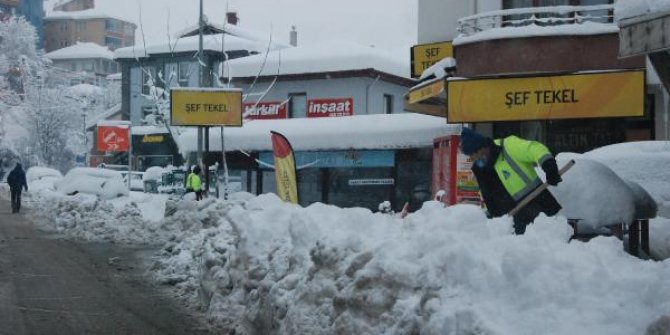 Bartın'da yoğun kar yağışı nedeniyle 150 köy yolu ulaşıma kapandı