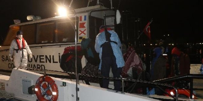 Ayvalık açıklarında sürüklenen botta 38 kişi kurtarıldı